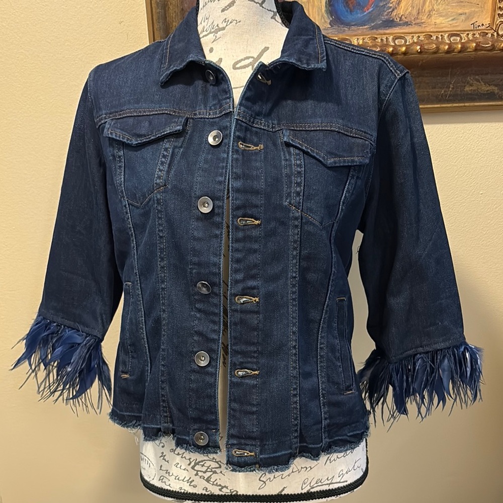 Htrailz Classic soft denim feathered hem sleeves distressed hem cropped jacket
